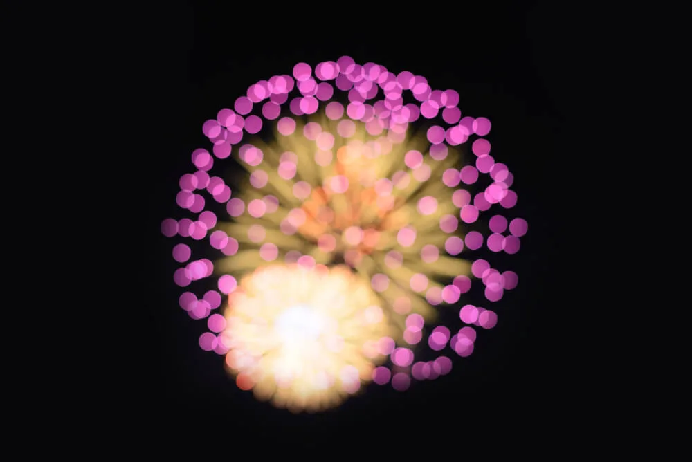 A striking image of photoredox catalysis in action.